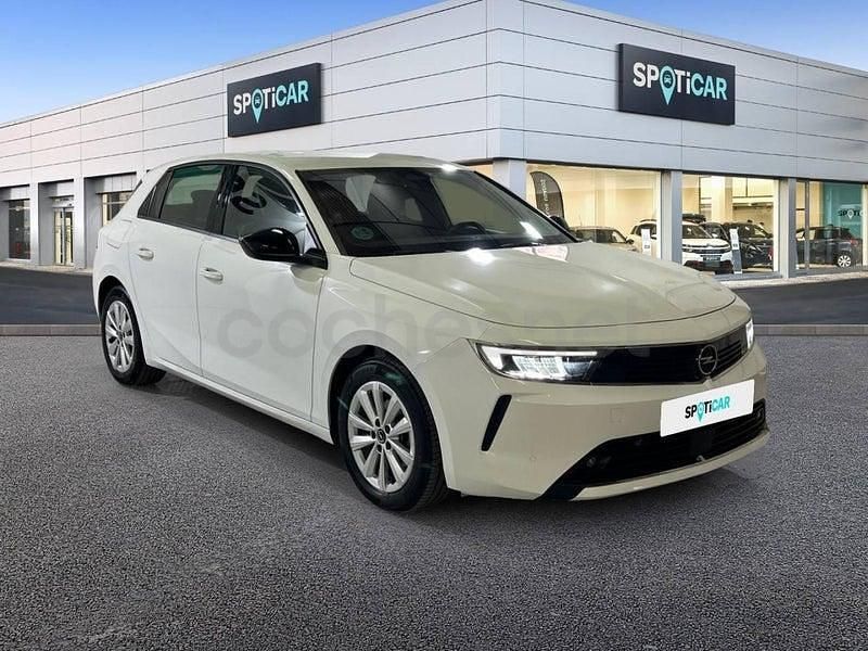 Usado Opel Astra Edition 130 CV (95 kW) 2023 Blanco Berlina