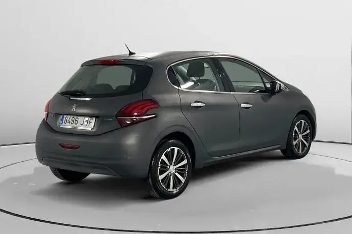 Usado Peugeot 208 Allure 110 CV (80 kW) 2017 Utilitario
