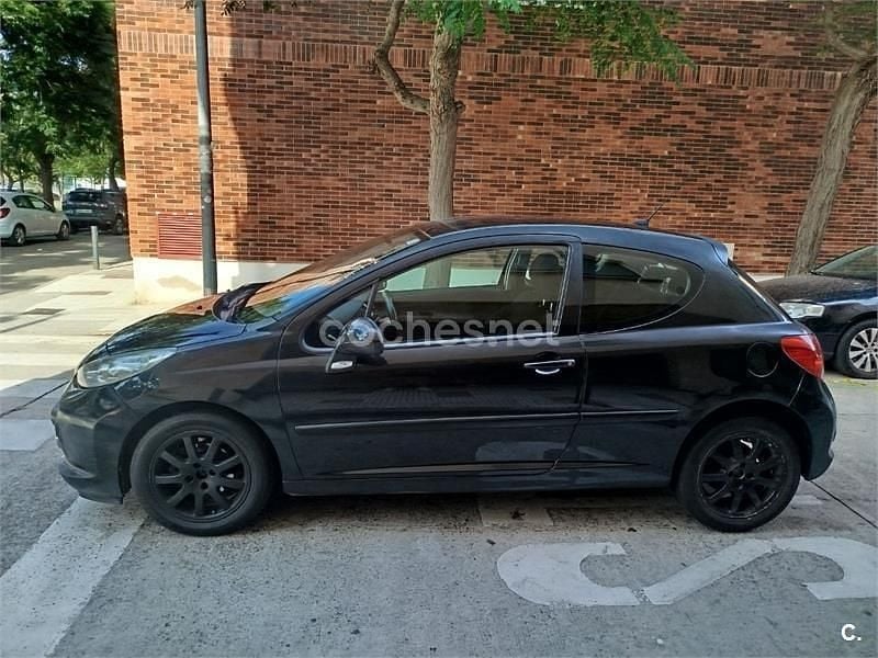 Negro Usado 2007 Peugeot 207 Berlina | 3000 € (Buen precio) - Imagen 1/4