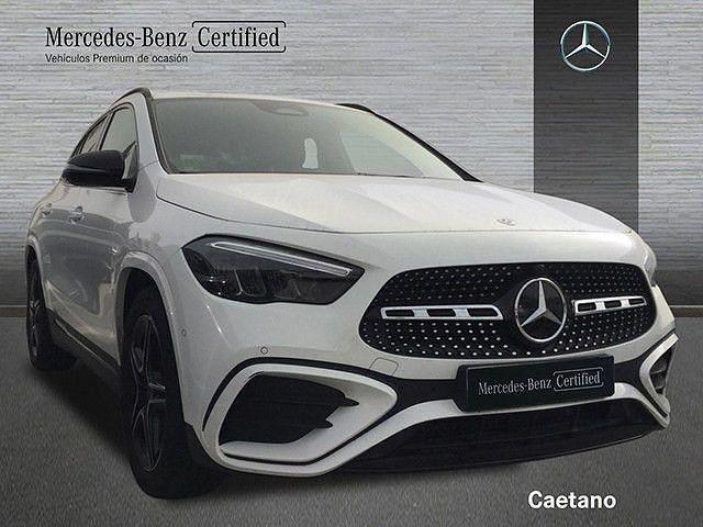 Usado Mercedes GLA200 AMG line 150 CV (110 kW) 2024 Blanco SUV