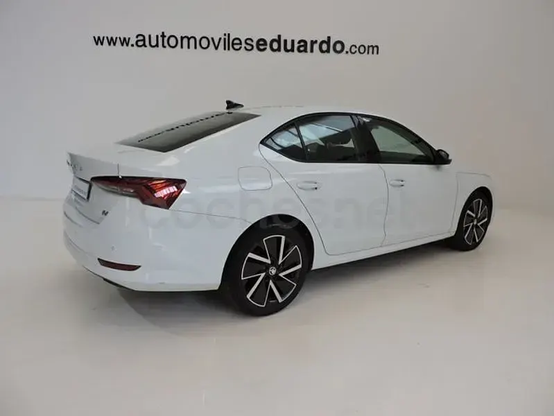 Usado Skoda Octavia Style 204 HP (150 kW) 2022 Branco Sedan