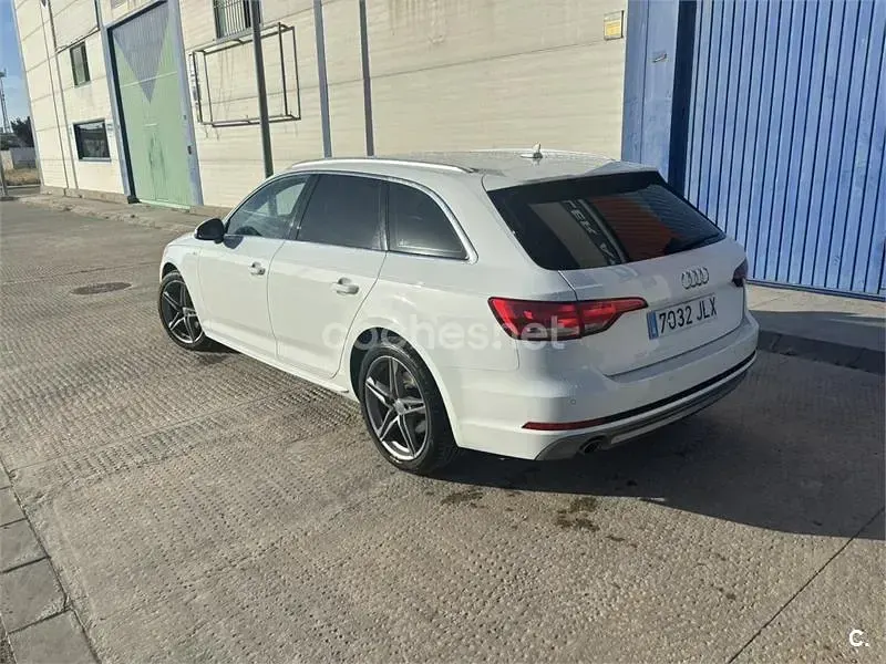 Usado Audi A4 S-Line 150 CV (110 kW) 2016 Blanco Familiar