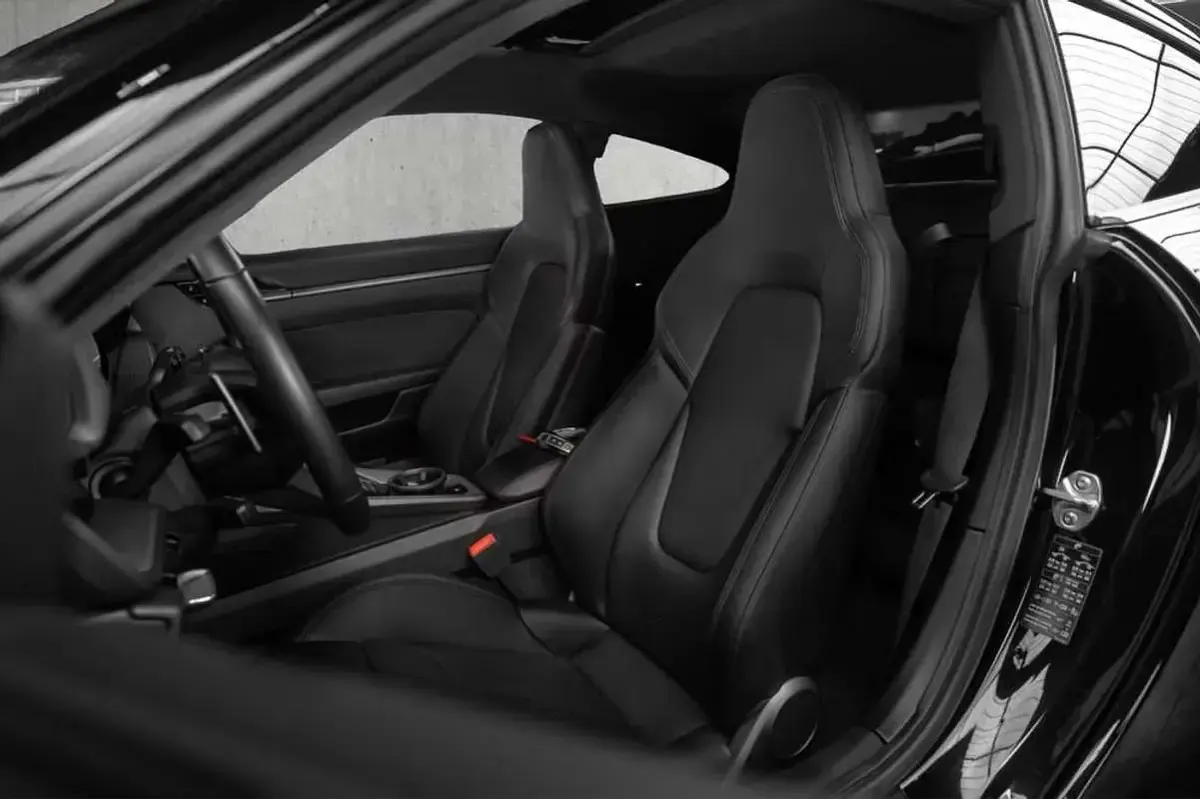 Käytetty Porsche 911 Carrera S 450 HP (330 kW) 2020 Musta Coupe - kaksiovinen