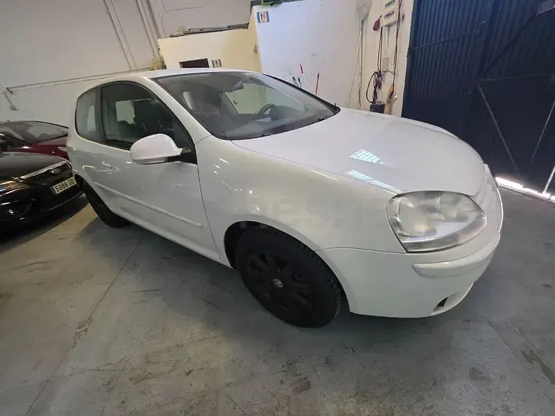 Usado VW Golf V Sportline 150 CV (110 kW) 2007 Blanco Berlina