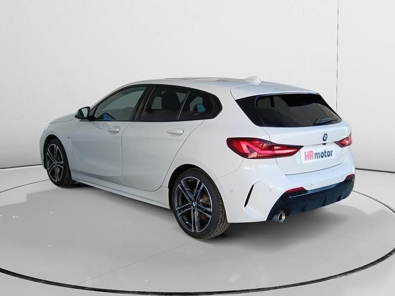 Usado BMW 118 M Sport 136 CV (100 kW) 2023 Blanco Utilitario