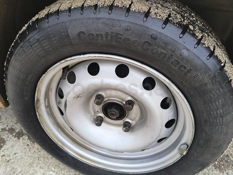 Usado Citroën Saxo 58 CV (42 kW) 2001 Amarillo Utilitario