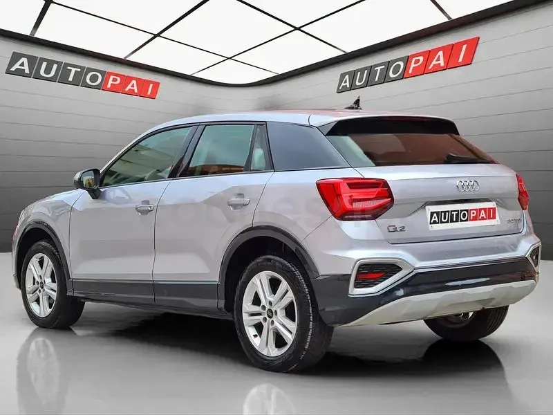 Usado Audi Q2 Advanced Plus 116 CV (85 kW) 2024 Gris / plata SUV