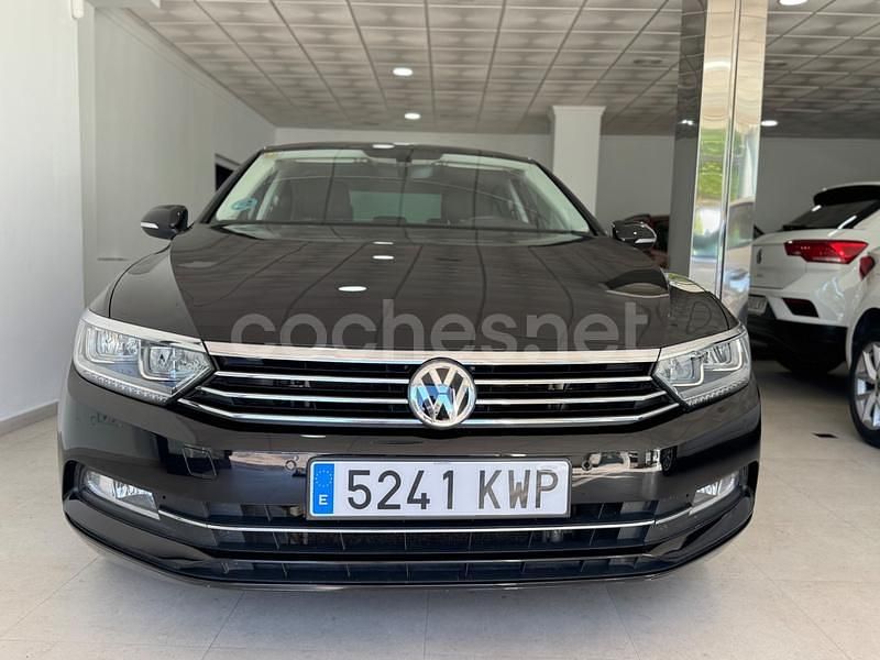 Negro Usado 2019 VW Passat Advance Berlina | 12.990 € (Buen precio) - Imagen 1/4