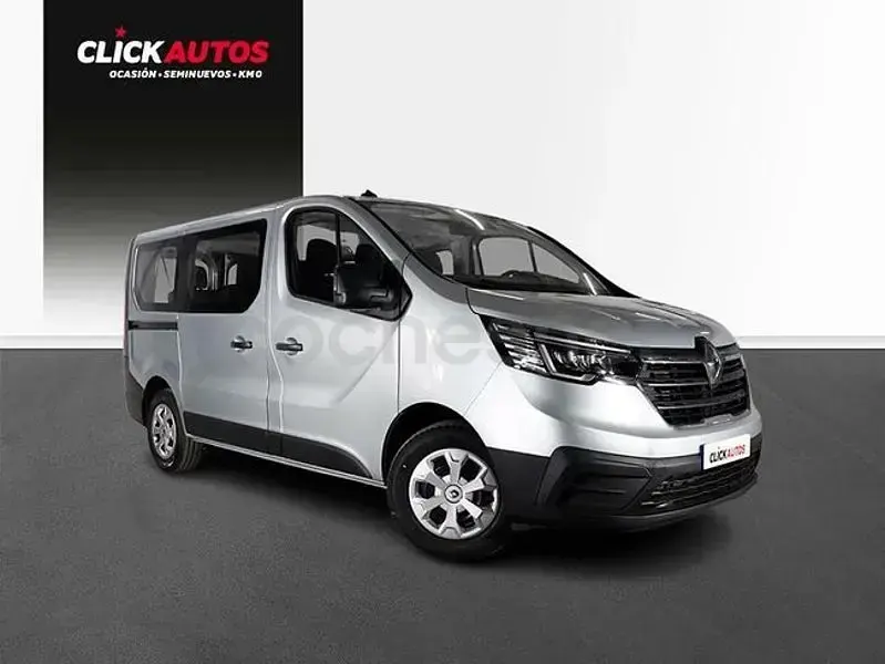 Usado Renault Trafic 110 CV (80 kW) 2023 Gris / plata Monovolumen