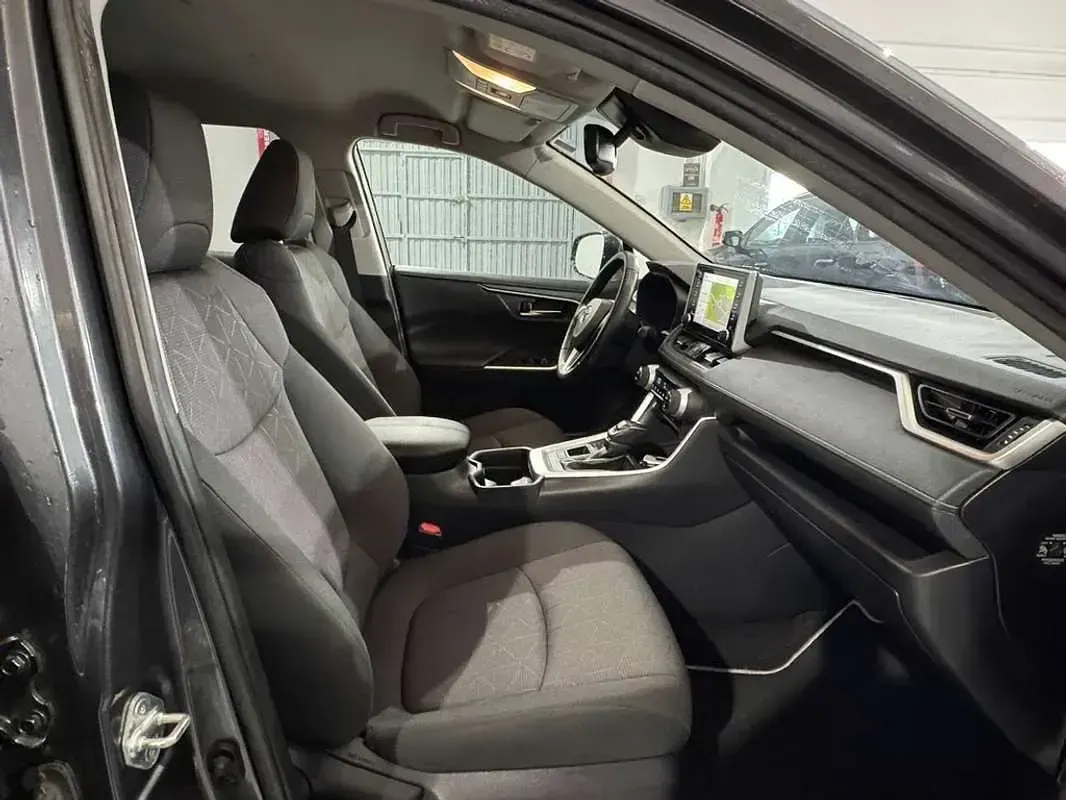 Usado Toyota RAV4 Hybrid Advance 218 CV (160 kW) 2020 Gris / plata SUV