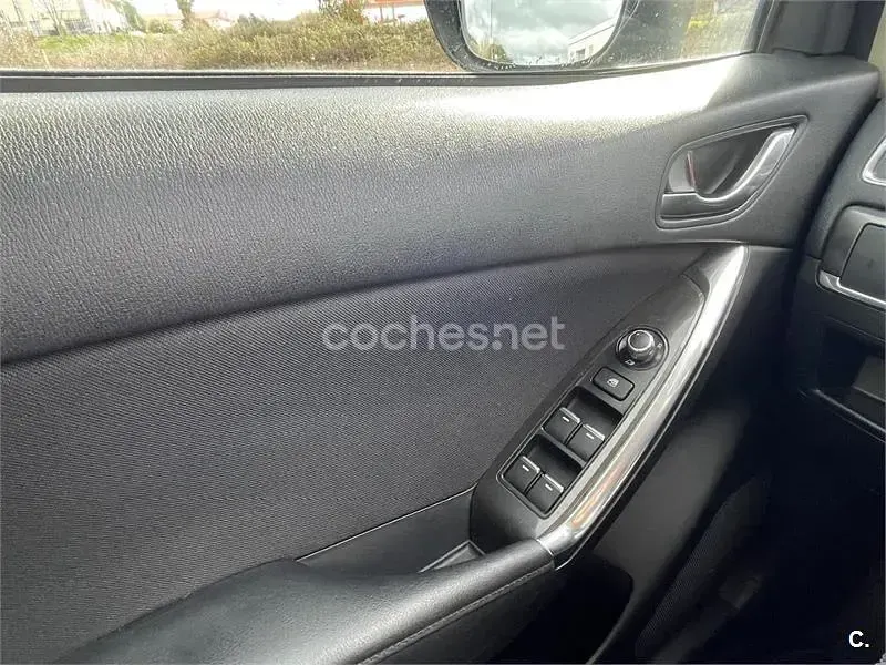 Usado Mazda CX-5 Luxury 150 CV (110 kW) 2015 Gris / plata SUV