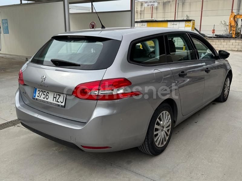 Usado Peugeot 308 SW Business-Line 120 CV (88 kW) 2015 Gris / plata Familiar