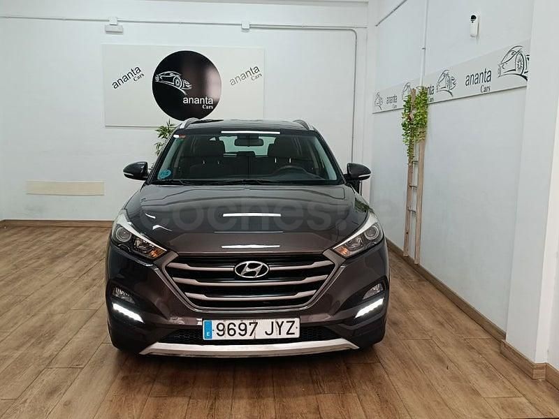 Usado Hyundai Tucson GO! 131 CV (96 kW) 2018 Gris / plata SUV