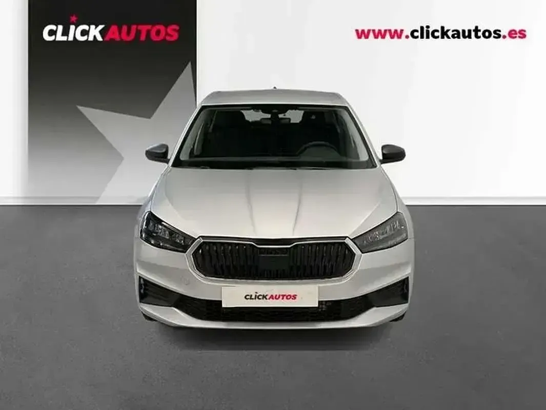 Usado Skoda Fabia Essence 95 HP (69 kW) 2025 Prateado Citadino