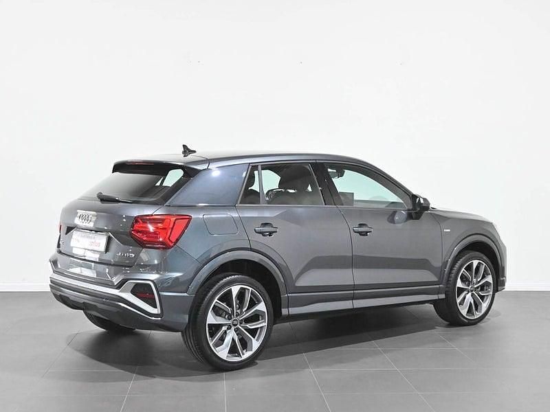 Usado Audi Q2 Ambiente 150 CV (110 kW) 2025 Gris SUV