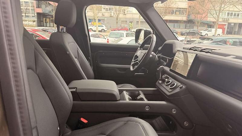 Usado Land Rover Defender SE Dynamic 249 CV (183 kW) 2025 Amarillo SUV