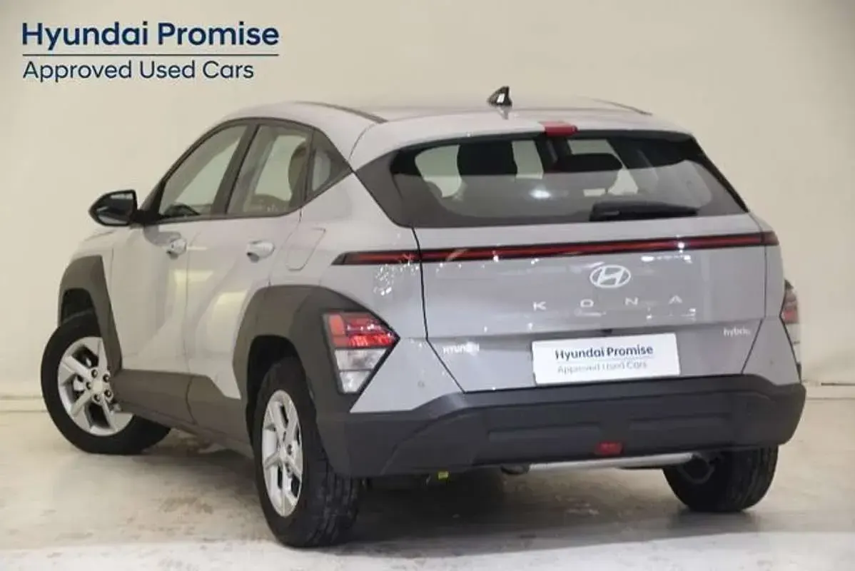 Usado Hyundai Kona 141 HP (103 kW) 2024 Cinzento SUV