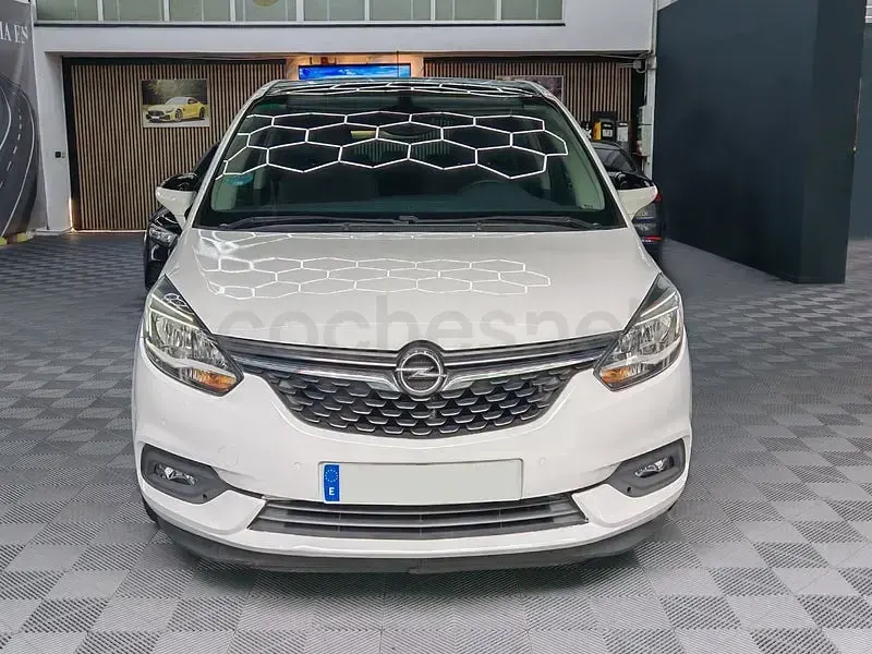 Usado Opel Zafira Excellence 140 CV (102 kW) 2018 Blanco Monovolumen