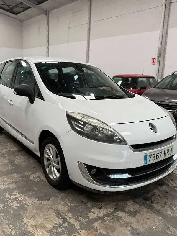 Usado Renault Scénic III Dynamique 109 CV (80 kW) 2013 Blanco Utilitario