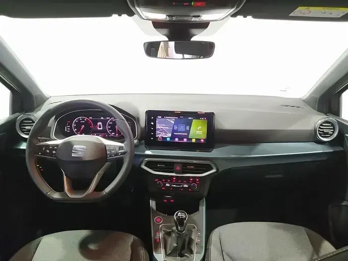 Usado Seat Arona Xperience 115 CV (84 kW) 2025 Gris SUV