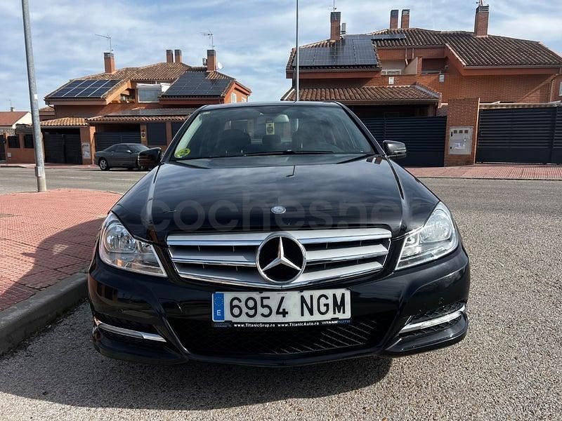 Usado Mercedes C180 Edition 120 CV (88 kW) 2012 Negro Berlina