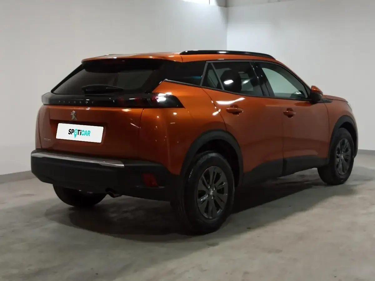 Usado Peugeot 2008 Style 100 CV (73 kW) 2021 Naranja SUV