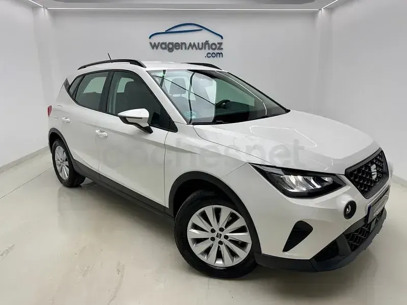 Usado Seat Arona Reference 95 CV (69 kW) 2022 Blanco SUV