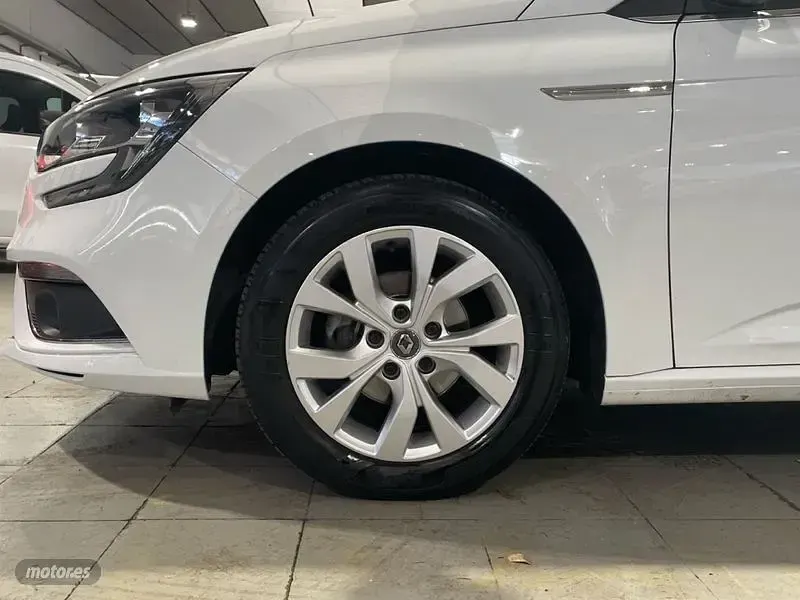 Usado Renault Mégane IV LIMITED 100 CV (73 kW) 2018 Blanco Berlina