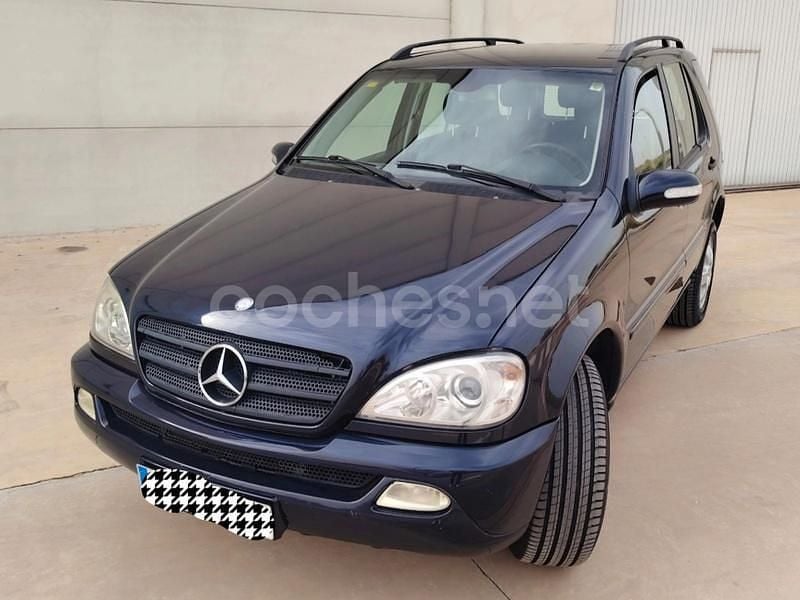 Azul Usado 2004 Mercedes ML270 Edition SUV | 5990 € (Buen precio) - Imagen 1/4