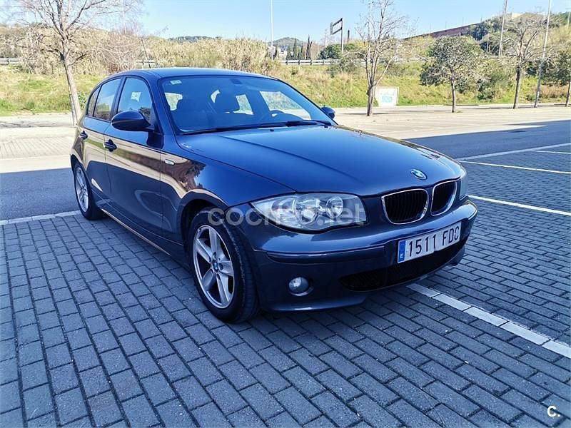 Usado BMW 118 122 CV (89 kW) 2006 Gris / plata Utilitario