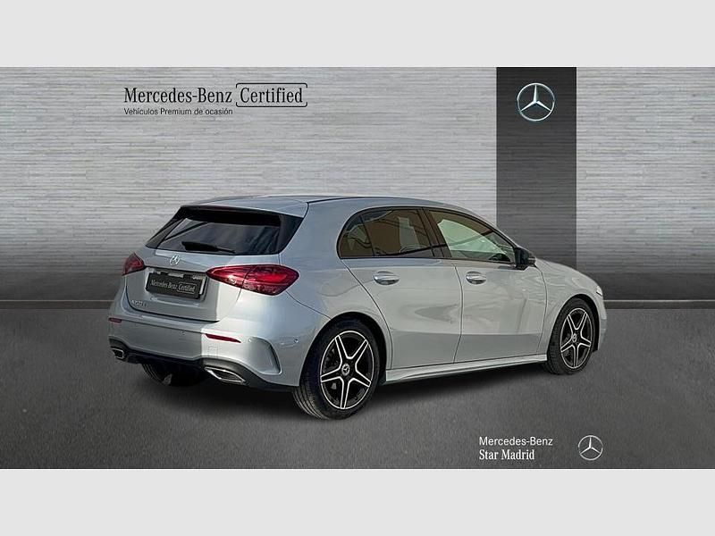Usado Mercedes A200 AMG line 150 CV (110 kW) 2025 Plata hightech (metalizado) Utilitario