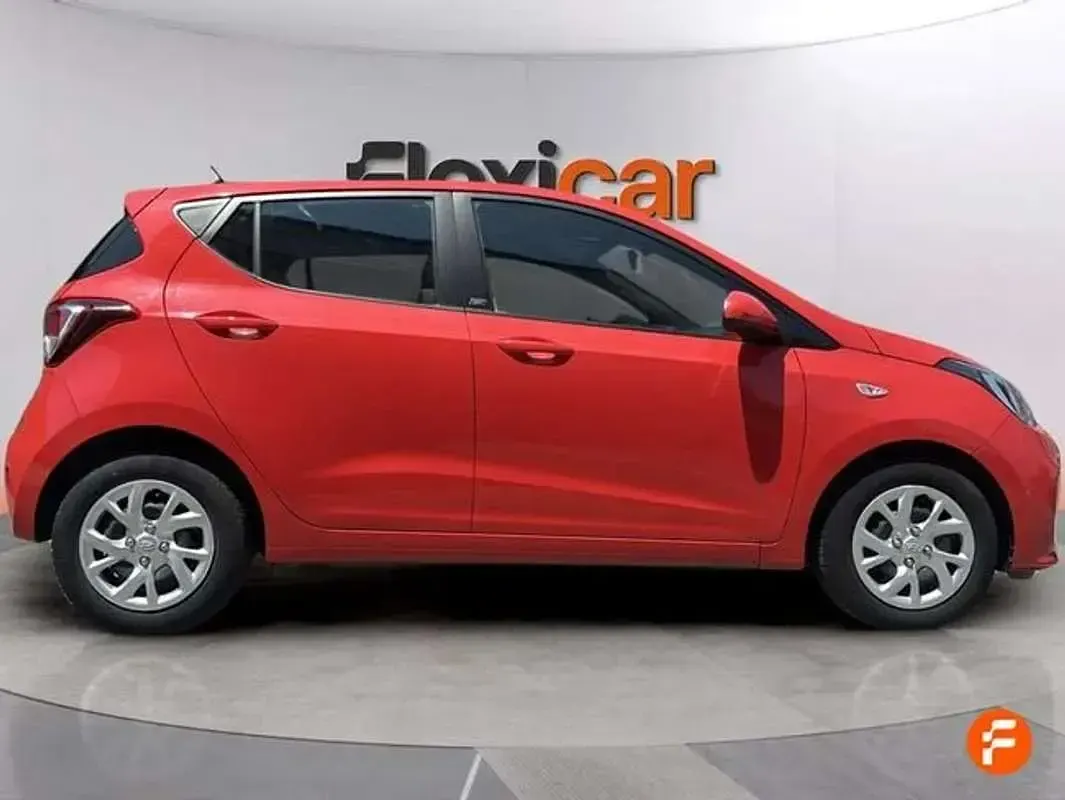 Usado Hyundai i10 GO! 67 CV (49 kW) 2019 Rojo Utilitario