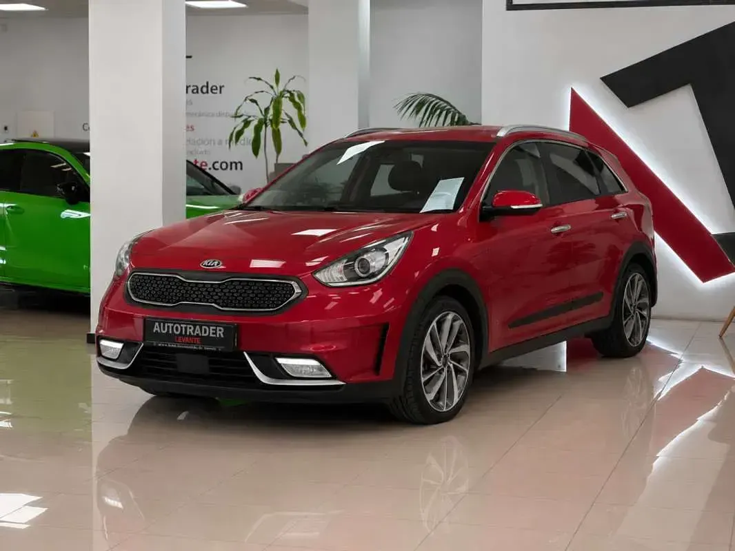 Usado Kia Niro 141 CV (103 kW) 2017 Rojo SUV