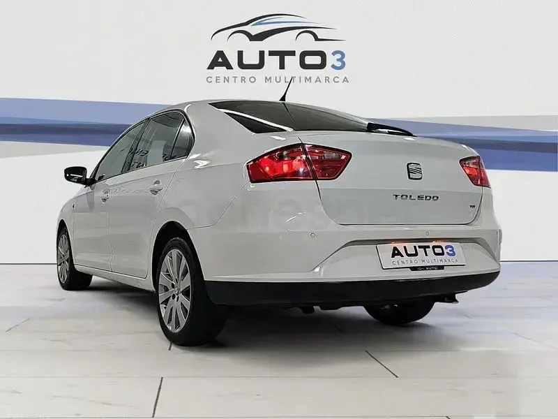 Usado Seat Toledo Reference 105 CV (77 kW) 2014 Blanco Utilitario