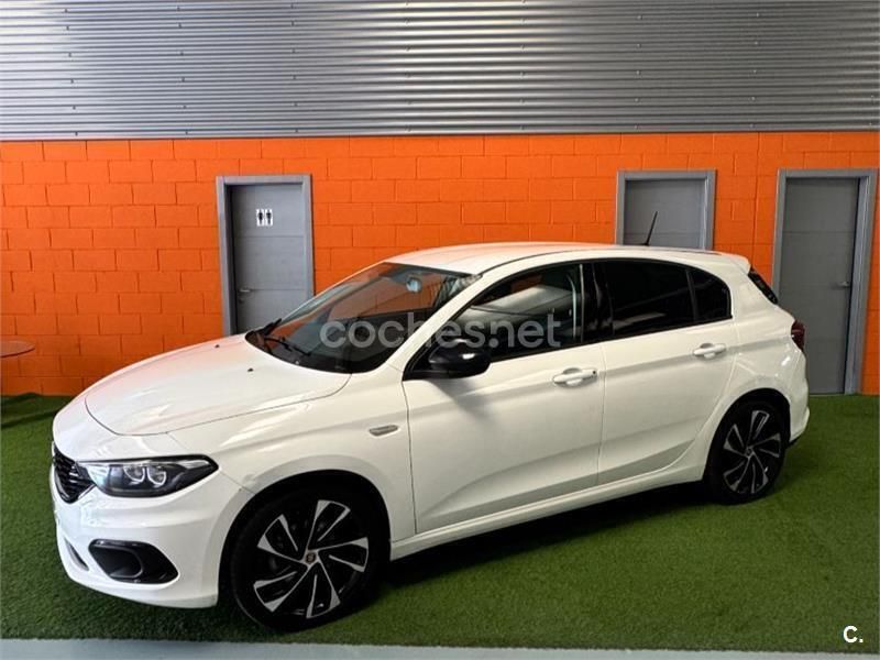 Usado Fiat Tipo 120 CV (88 kW) 2018 Blanco Berlina