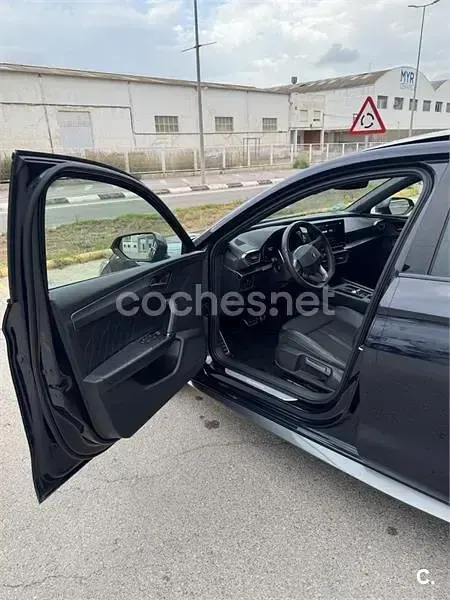 Usado Cupra Leon 300 CV (220 kW) 2021 Azul Berlina