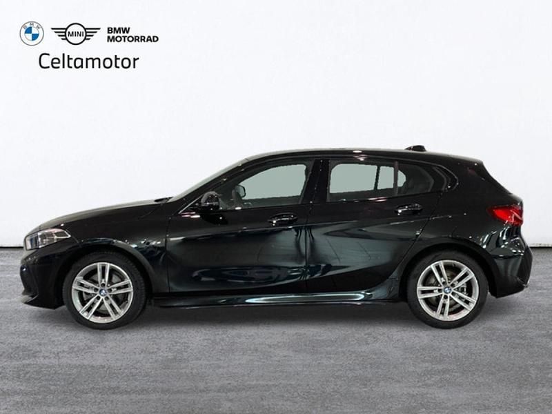 Usado BMW 118 Comfort Edition 150 CV (110 kW) 2024 Pintura metalizada saphirschwarz Utilitario