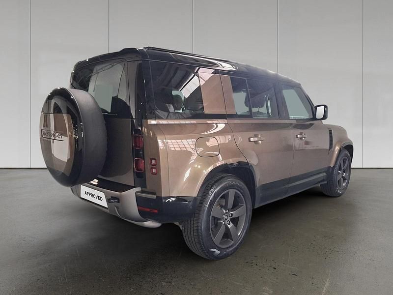 Usado Land Rover Defender SE Dynamic 249 CV (183 kW) 2024 Gondwana stone gloss SUV