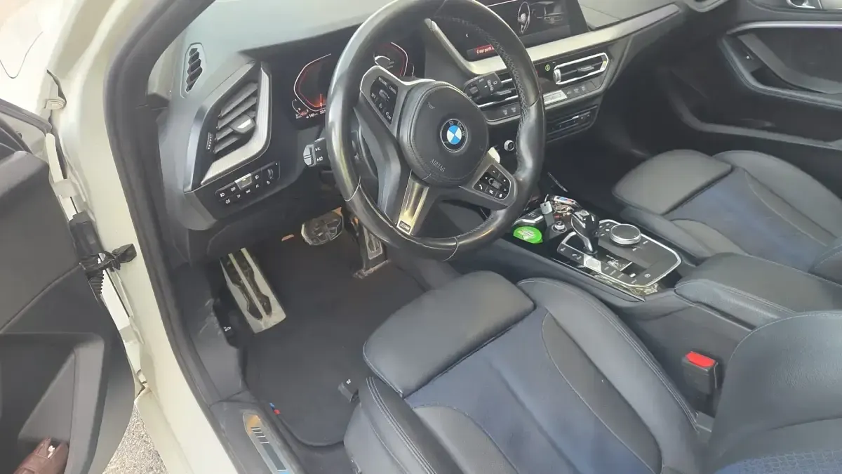 Usado BMW 118 M Sport 150 CV (110 kW) 2020 Blanco Utilitario