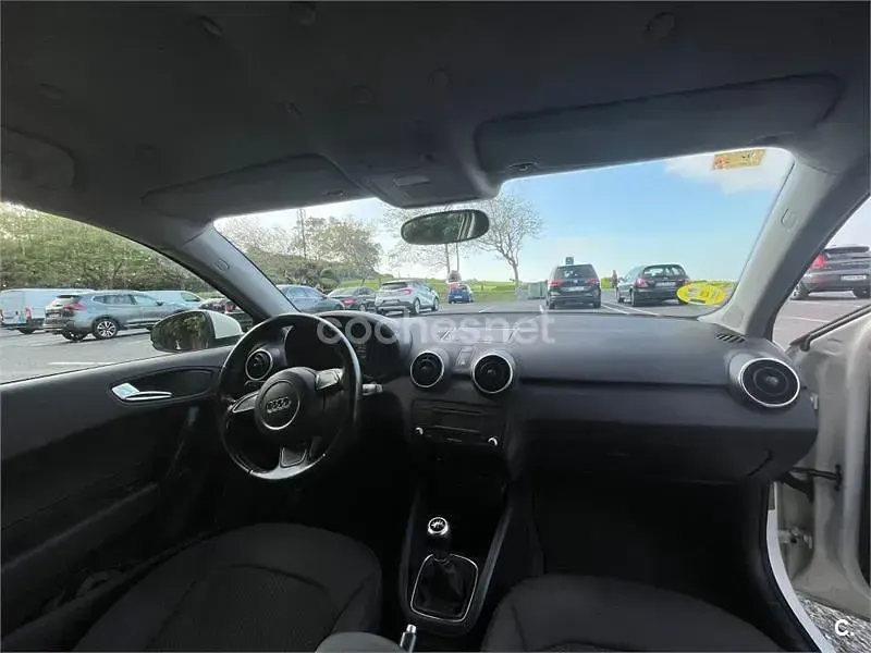 Usado Audi A1 Attraction 105 CV (77 kW) 2011 Blanco Utilitario