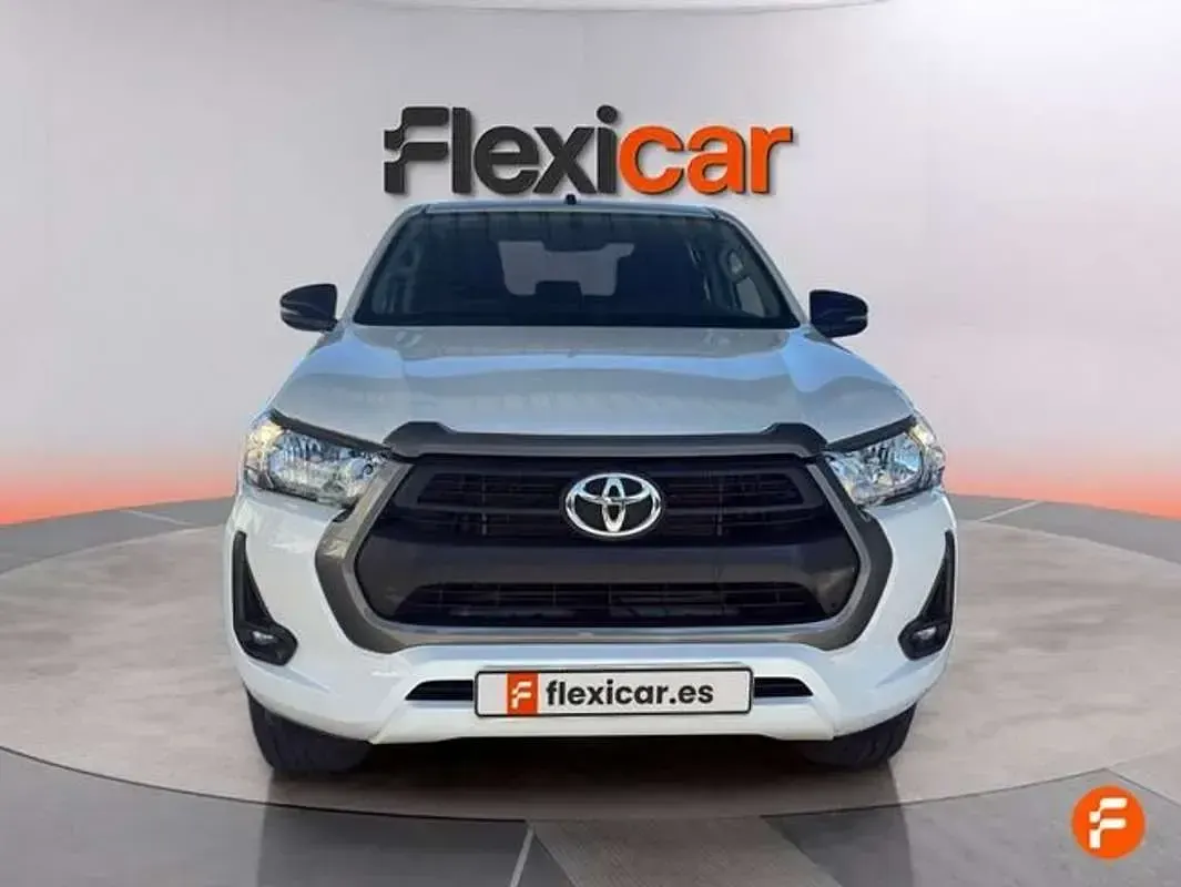 Usado Toyota HiLux 150 CV (110 kW) 2021 Blanco Pickup/Camioneta