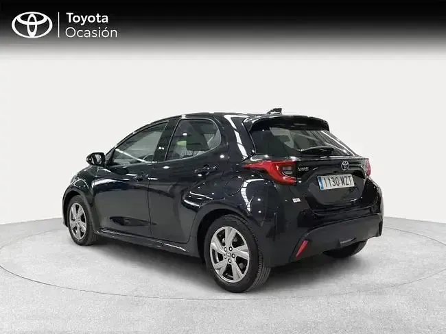 Usado Toyota Yaris Active 116 CV (85 kW) 2025 Negro Utilitario
