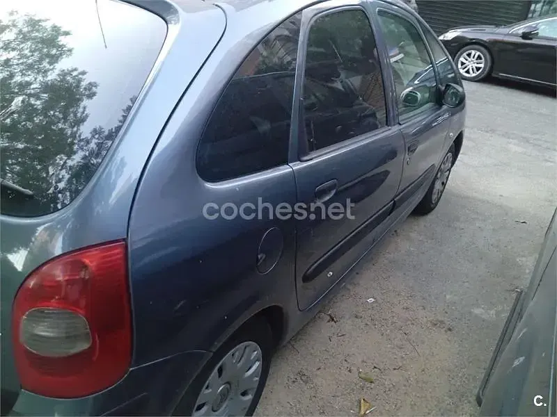 Usado Citroën Xsara Picasso 92 CV (67 kW) 2009 Gris / plata Monovolumen