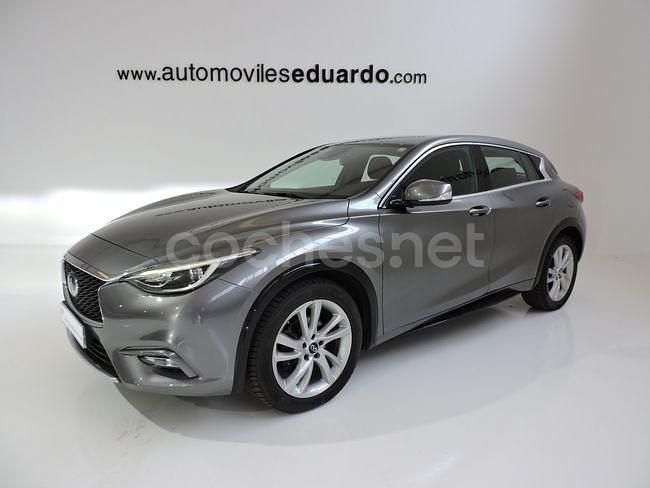 Gris / plata Usado 2018 Infiniti Q30 Berlina | 15.800 € (Precio justo) - Imagen 1/4