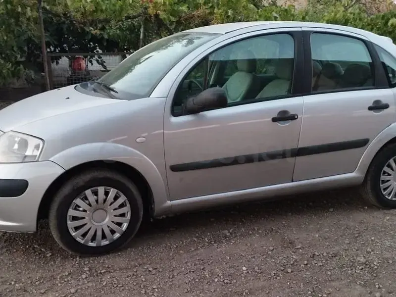 Usado Citroën C3 Exclusive 70 CV (51 kW) 2004 Gris / plata Berlina