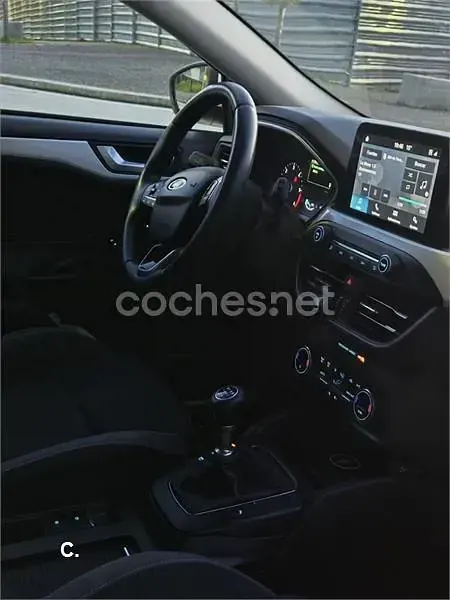 Usado Ford Focus Trend 95 CV (69 kW) 2019 Blanco Berlina
