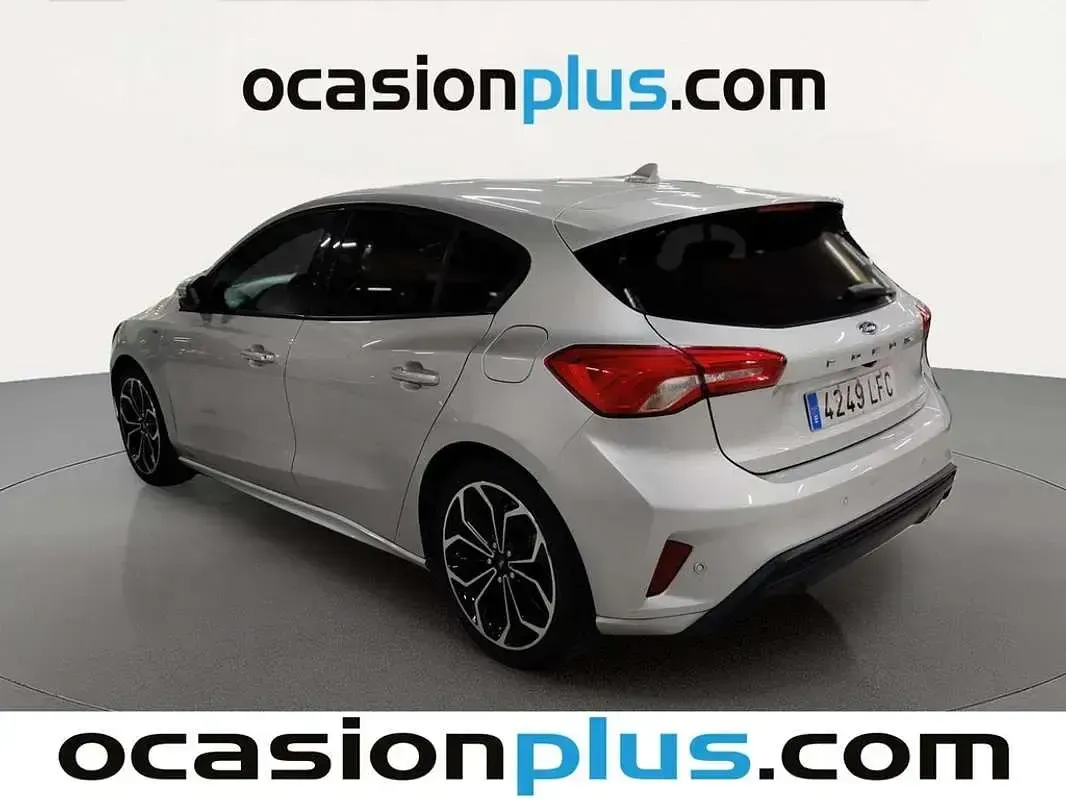 Usado Ford Focus ST-Line 125 CV (91 kW) 2020 Gris Utilitario