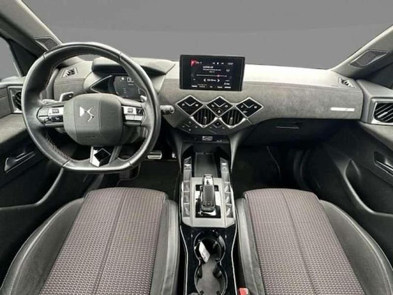 Usado Citroën DS3 PureTech 97 HP (71 kW) 2022 Cinzento Sedan