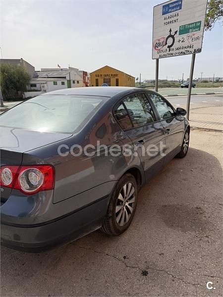 Usado VW Passat Edition 140 CV (102 kW) 2010 Negro Berlina