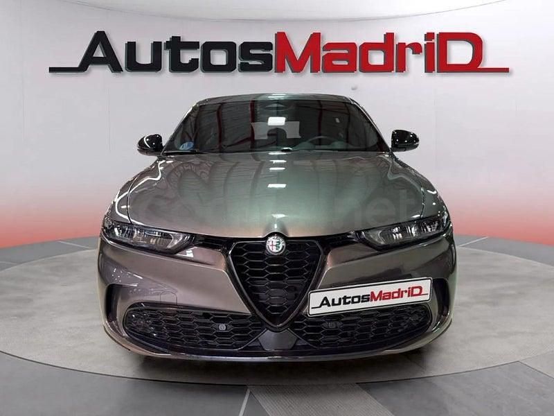 Usado Alfa Romeo Tonale Sprint 130 CV (95 kW) 2022 Gris / plata SUV